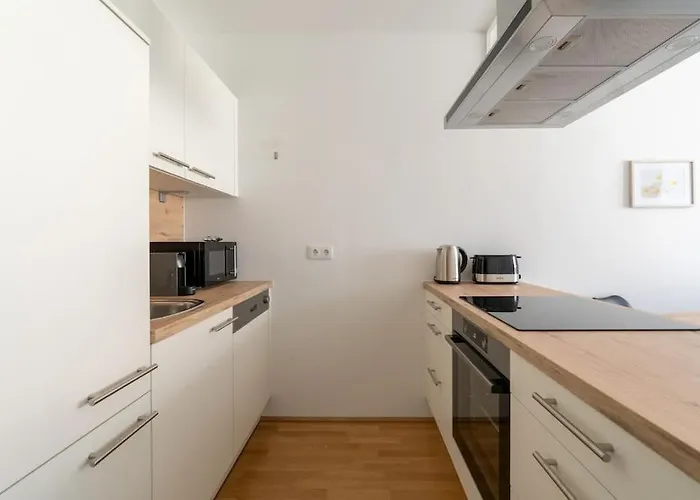 Spotless 1br, Quick Link By Hm *