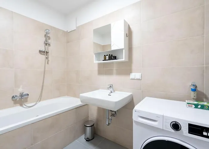 Spotless 1br, Quick Link By Hm